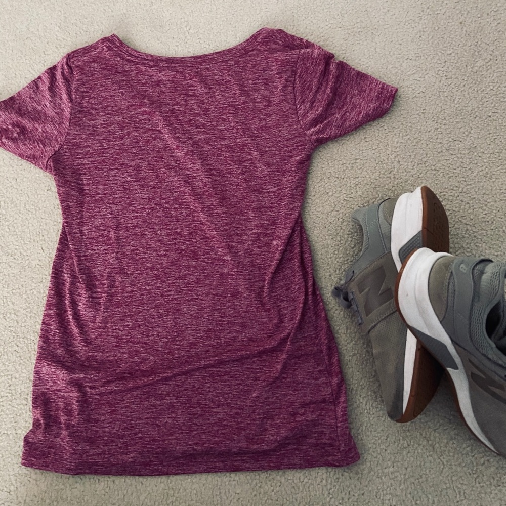Nike top - Picture 2 of 2